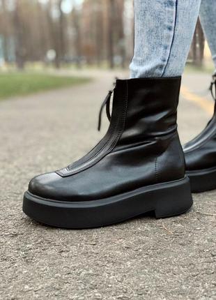 Черевики the row zip-front leather ankle boots black4 фото