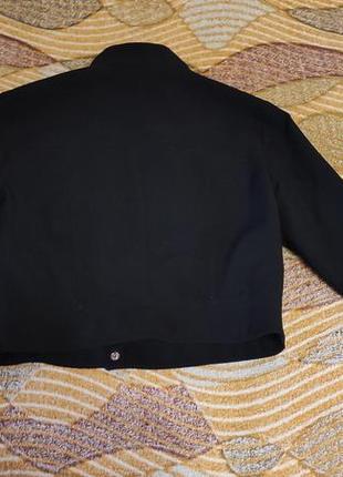 Черная короткая куртка, ветровка3 фото