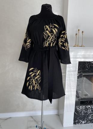 Невероятно красивое вышитое платье