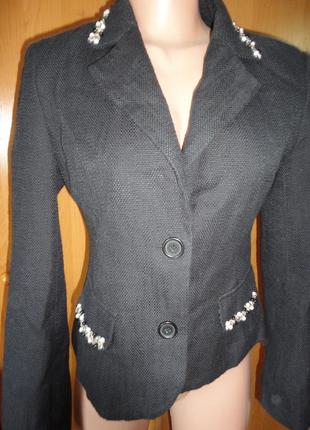 Жакет с оригинальными украшениями