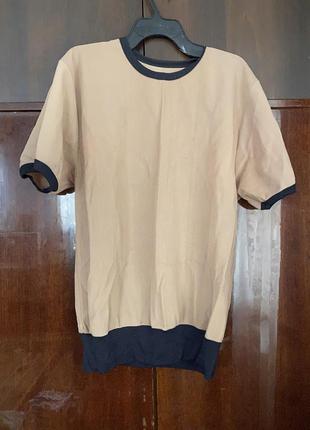 Теплая бежевая футболка на резинке