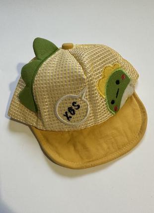 Детская кепка в желтом цвете