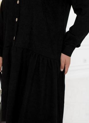 Платье женское миди, вельветовое, на пуговицах, с воланом, батал большие размеры, черное4 фото