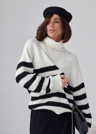 В'язаний жіночий светр в смужку6 фото