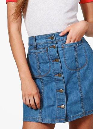 Короткая джинсовая мини юбка трапеция с пуговицами спереди от ny deluxe edition