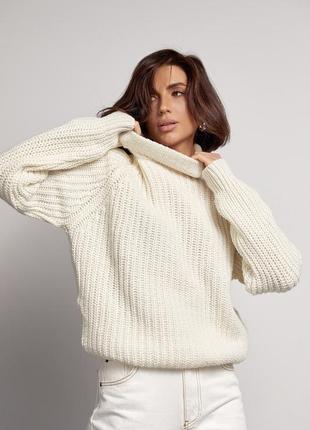 Жіночий светр із рукавами-регланами