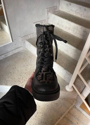 Зимові жіночі черевики fendi7 фото