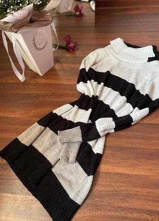 Длиный свитер водоласка в полоску