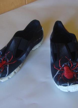 Тапочки мокасини чорно-червоні spider 35 устілка 22 см3 фото