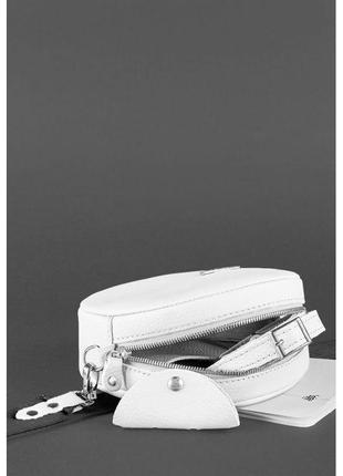 Круглая кожаная женская сумочка tablet белая4 фото