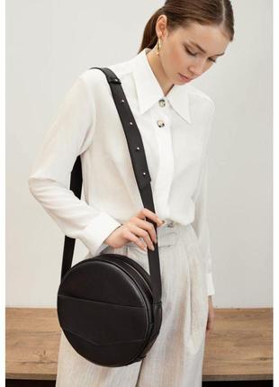 Кожаная женская круглая сумка-рюкзак maxi черная8 фото