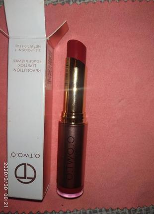 Матовая помада o.two.o revolution lipstik rouge a levers цвет 19