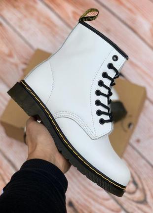 Зимові жіночі черевики dr. martens