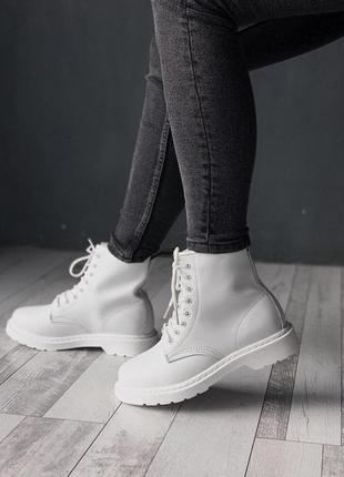 Зимние женские ботинки dr. martens