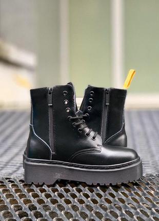 Зимові жіночі черевики dr. martens