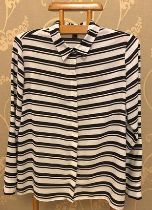 Дуже красива та стильна брендова блузка в смужку.