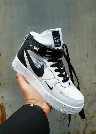 Женские кроссовки
nike air force utiliti зимние