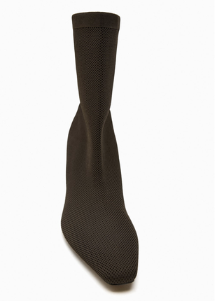 Трендові черевики на підборах zara