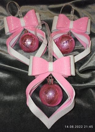 Рожева новорічна іграшка з кулькою4 фото