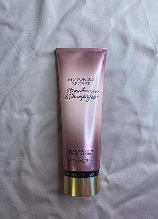 Лосьон для тіла strawberries & champagne victoria's secret2 фото