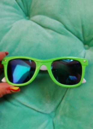Дитячі окуляри салатові