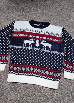 Свитер в новогодний орнамент