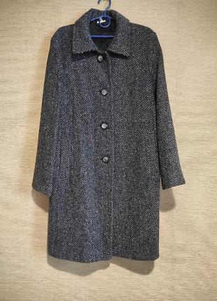 Вовняне чорно-свое осіннє пальто  принт ялинка