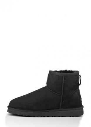 Угги женские чорные натуральные на овчине классические ugg classic ii mini 1016222 "black"