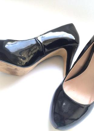 Красивые лакированные туфли бренд carvela kurt geiger, р.37,5"6 фото