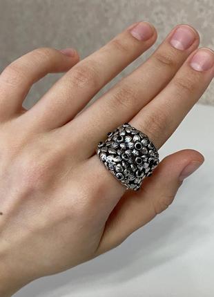 Винтажное серебристое кольцо с черными кристаллами6 фото