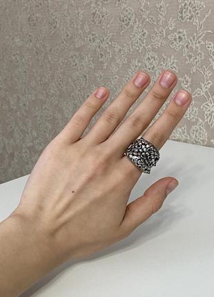 Винтажное серебристое кольцо с черными кристаллами8 фото