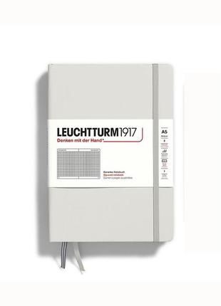 Блокнот leuchtturm1917, средний, light grey, клетка (367249)