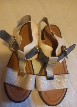 Босоножки,сандали