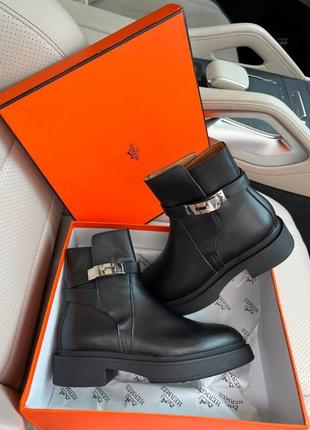 Кожаные сапоги сонные осенние