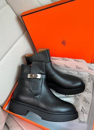 Кожаные сапоги сонные осенние