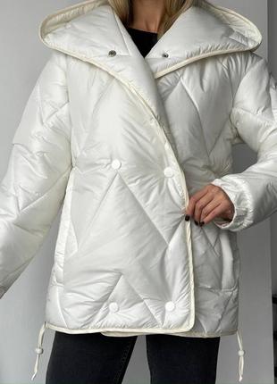Куртка зима с капюшоном до -20 стеганая молочная удлиненная3 фото