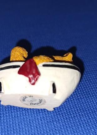 Английская винтажная миниатюрная фигурка мишки в ванне8 фото