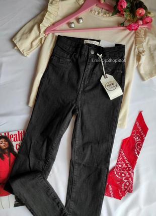 Жіночі укорочені джинси скіні чорні завужені брюки в обтяжку