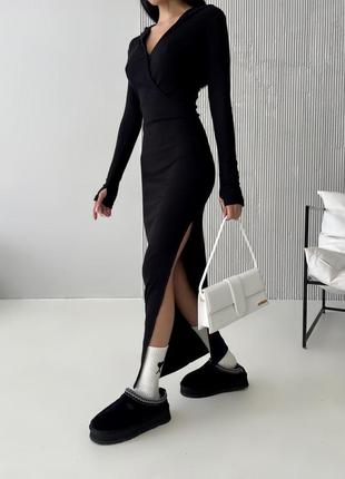 Платье женское миди, с капюшоном, с разрезом, молодежное, в рубчик, ангора, однотонное, черное1 фото