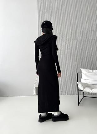 Платье женское миди, с капюшоном, с разрезом, молодежное, в рубчик, ангора, однотонное, черное7 фото