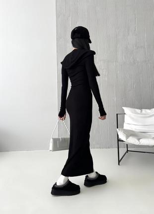 Платье женское миди, с капюшоном, с разрезом, молодежное, в рубчик, ангора, однотонное, черное6 фото