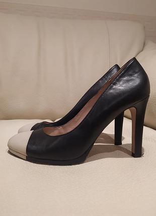 Универсальные кожаные туфли zara 40