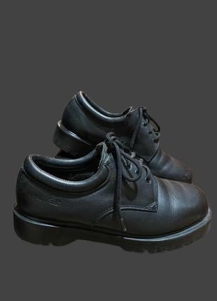 Туфлі dr. martens royal mail