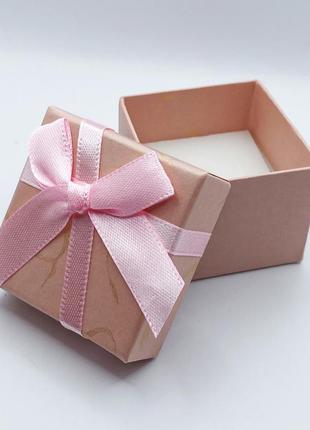 Коробочка для прикрас під каблучку,кулон або сережки квадратна рожева