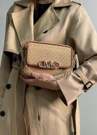 Сумка michael kors parker medium logo crossbody бежева