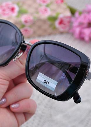 Красивые женские солнцезащитные очки классика eternal polarized et33331 фото