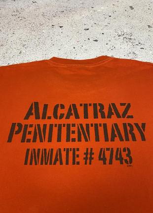 Футболка мерчандайз fruit of the loom alcatraz penitentiary inmate 4743 vintage вінтаж алкатраз аніме3 фото