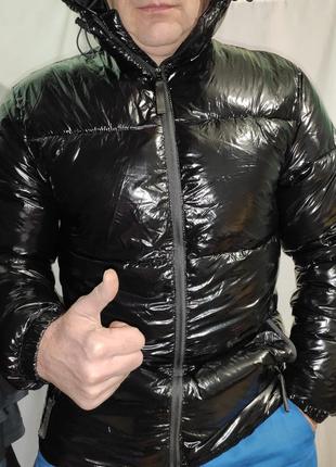 Стильна стокова зимова глянцева курточка бренд.wesc.л10 фото