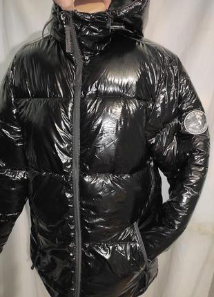 Стильна стокова зимова глянцева курточка бренд.wesc.л3 фото