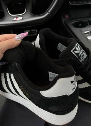 Женские кроссовки adidas originals iniki fleece termo black white stripes gum8 фото
